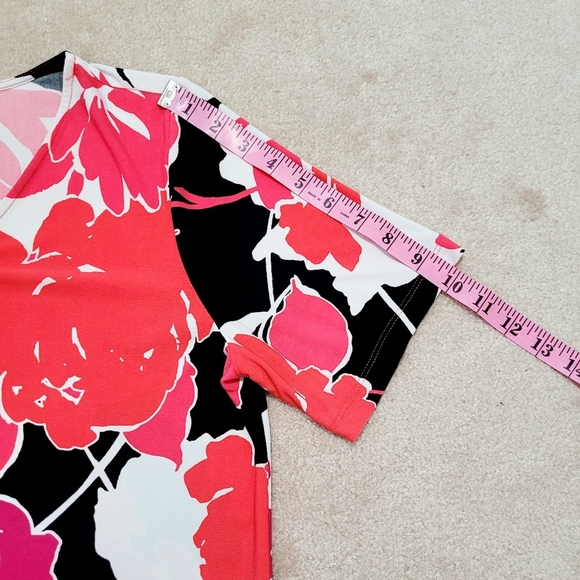 Susan Graver Women's Top Tunic Size Medium Floral Print V-Neck Short Asymmetric - Picture 6 of 11